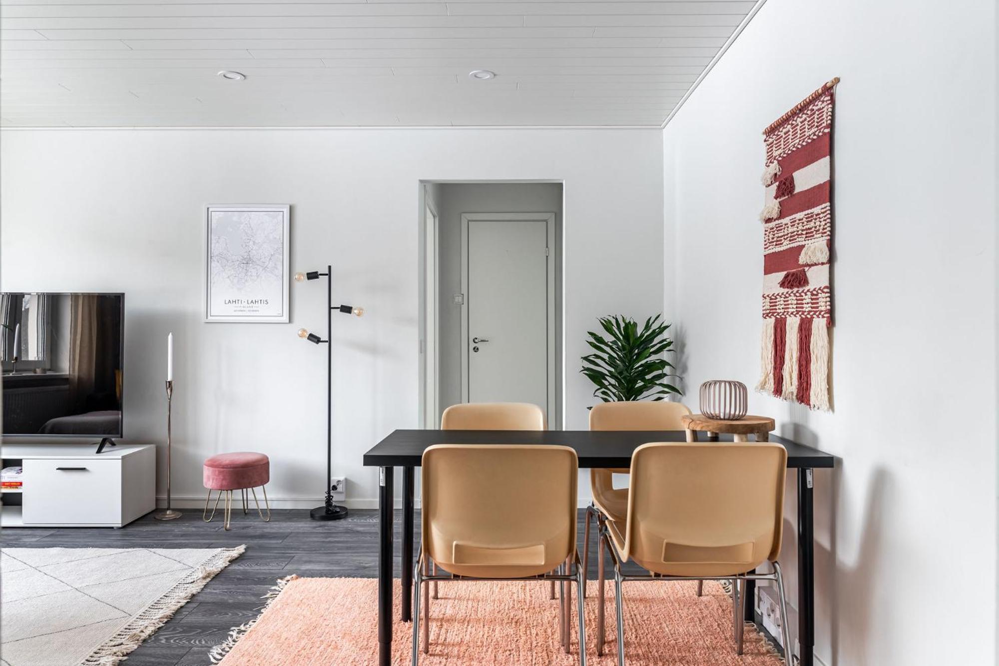 Cozy 1br Next To The With Free Parking